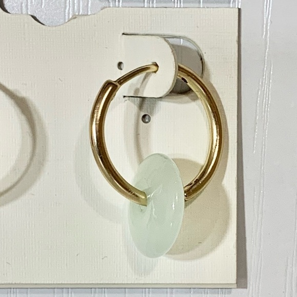 - NWT Lucky Brand two tone dyed jade mismatch hoop earrings 💍💎👑💕 - Picture 5 of 10